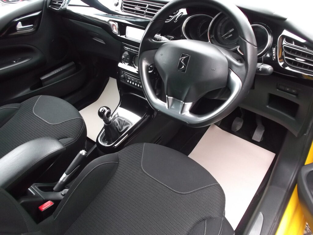 2014 citroen ds3 1. 6 hdi dstyle, only 84,000 miles, s/h, moted 2026, excellent condition 2014 citroen ds3 1. 6 hdi dstyle, only 84,000 miles, s/h, moted 2026, excellent condition - image 9