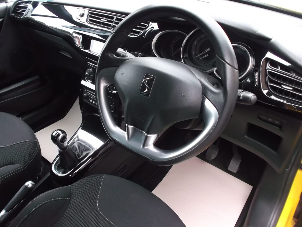 2014 citroen ds3 1. 6 hdi dstyle, only 84,000 miles, s/h, moted 2026, excellent condition 2014 citroen ds3 1. 6 hdi dstyle, only 84,000 miles, s/h, moted 2026, excellent condition - image 11