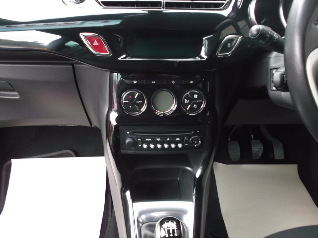 2014 citroen ds3 1. 6 hdi dstyle, only 84,000 miles, s/h, moted 2026, excellent condition 2014 citroen ds3 1. 6 hdi dstyle, only 84,000 miles, s/h, moted 2026, excellent condition - image 14