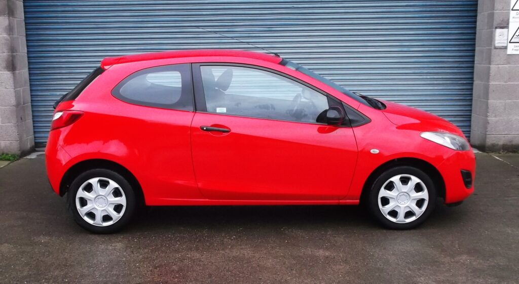 2013 13 mazda 2 1. 3 ts 3dr only 70,000 miles sh mot 2026 excellent condition 2013 13 mazda 2 1. 3 ts 3dr only 70,000 miles sh mot 2026 excellent condition - image 6