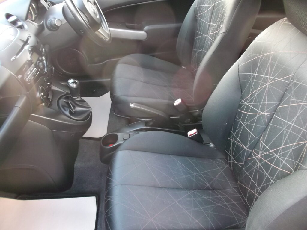 2013 13 mazda 2 1. 3 ts 3dr only 70,000 miles sh mot 2026 excellent condition 2013 13 mazda 2 1. 3 ts 3dr only 70,000 miles sh mot 2026 excellent condition - image 9