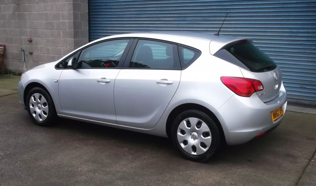 2012 62 vauxhall astra 1. 4 exclusiv 5dr ## only 42,000 miles ## f/s/h, full mot december 2026, excellent condition 2012 62 vauxhall astra 1. 4 exclusiv 5dr ## only 42,000 miles ## f/s/h, full mot december 2026, excellent condition - image 5